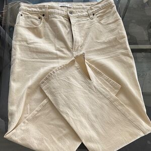 Abercrombie & Fitch Ultra High Rise 90s Straight Jeans in Cream Size 14